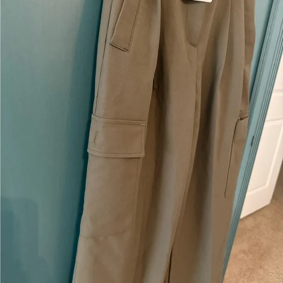 The Frankie Shop Khaki Wide Leg Cargo Pants - Picture 4 of 7
